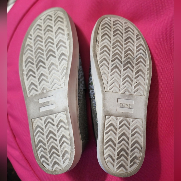Tom's- Metallic Animal Print Shoes Y4.5 - Picture 3 of 3